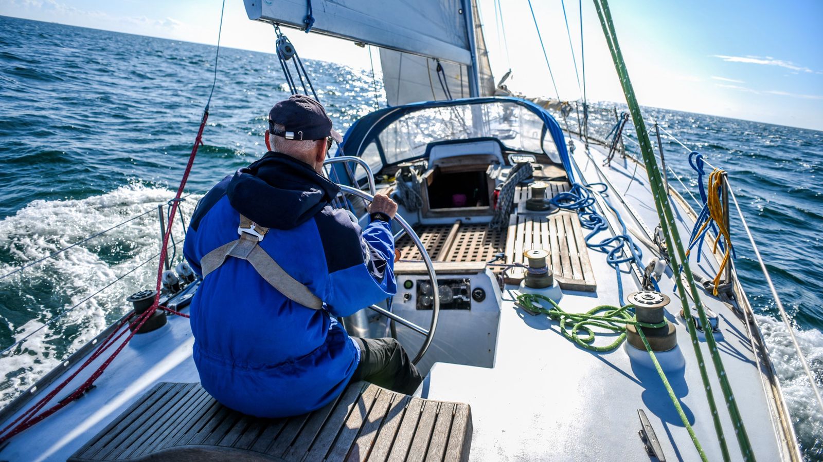 How to Find a Sailing Holiday as a Single Traveller