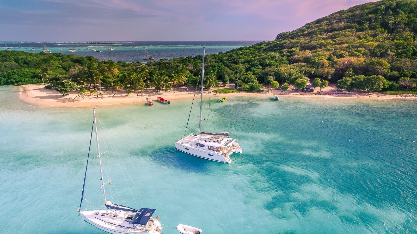 Sailing the Grenadines: Routes, Tips & What to Expect