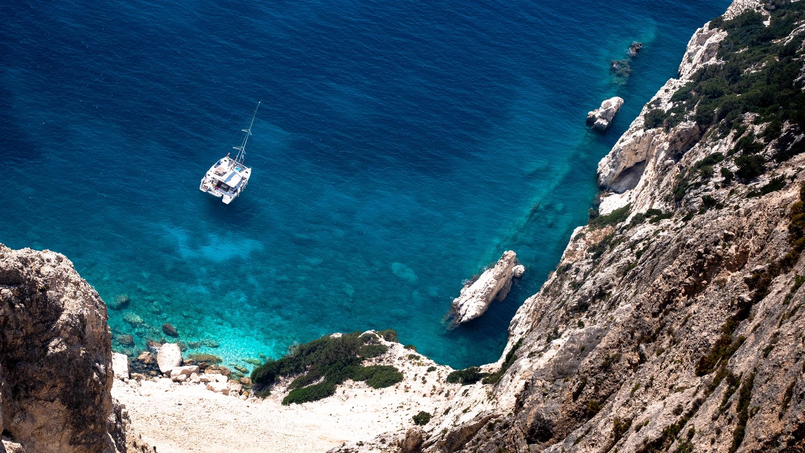Boat Rental in Greece: The Complete Guide to Greek Yacht Charters