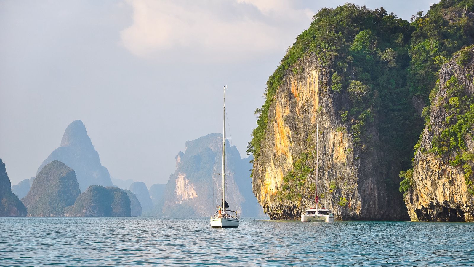 Boat Charter in Thailand: The Complete Guide
